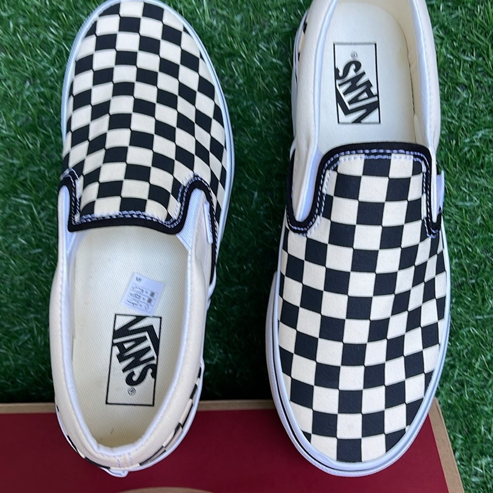 Vans WMNS Classic Slip-On Stackf
Checkerboard Black/Classi
VN0A7Q5RTYQ
Platforms - Picture 12 of 16
